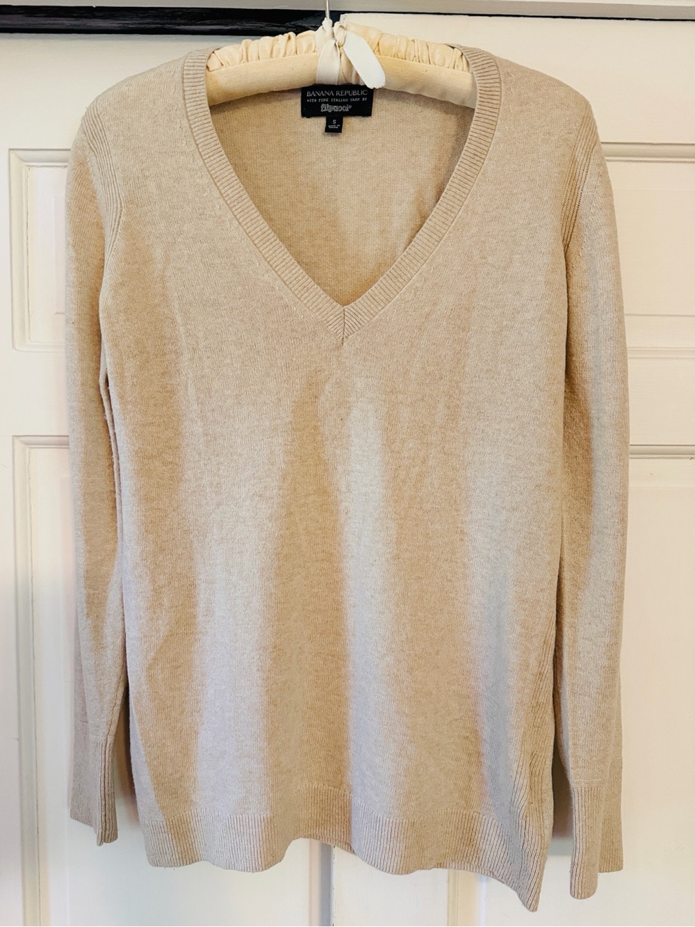Banana Republic wool & cashmere  V-Neck Sweater